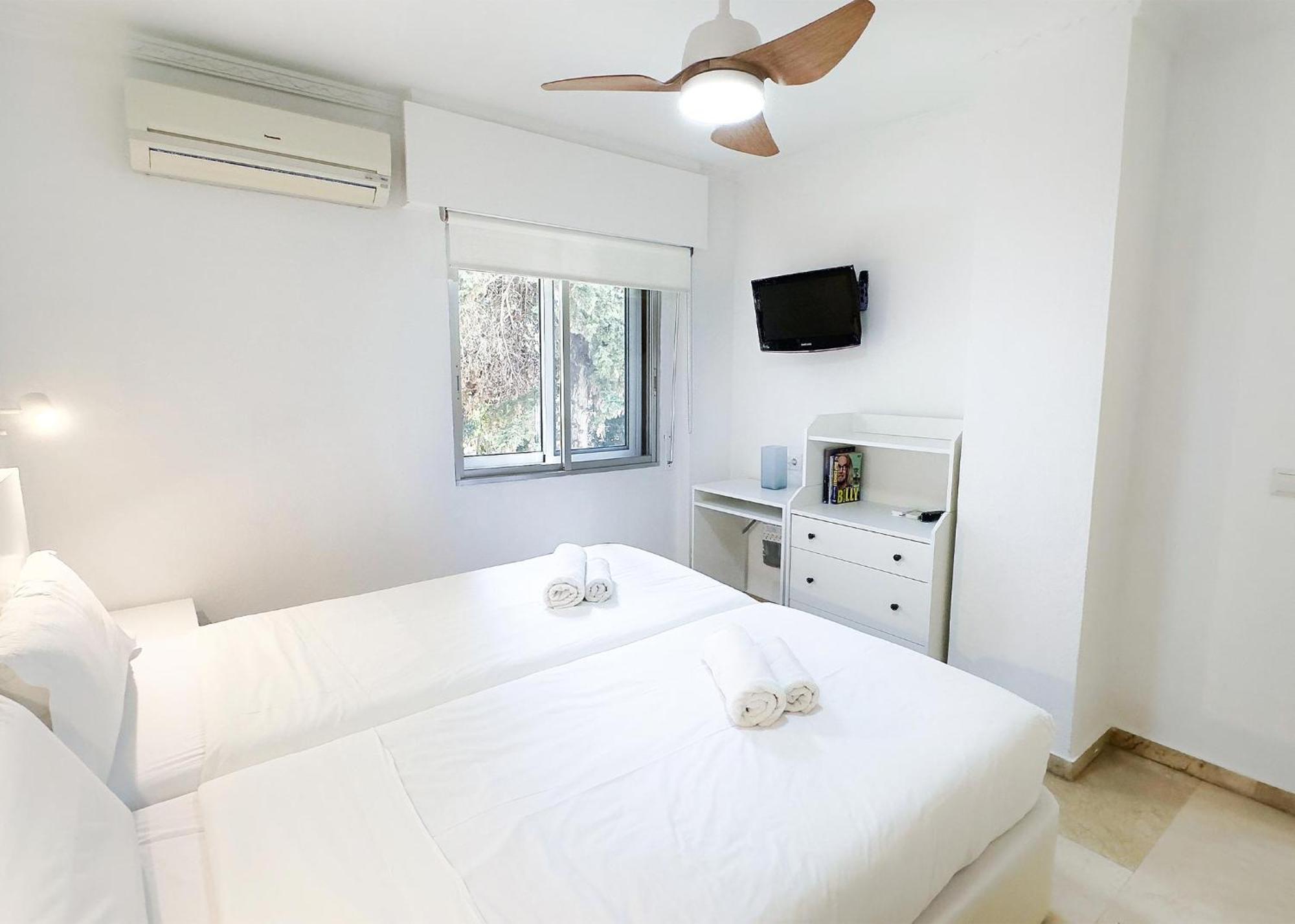 1 Bedroom Apartment Second Line Beach- Parque Marbella Building Экстерьер фото